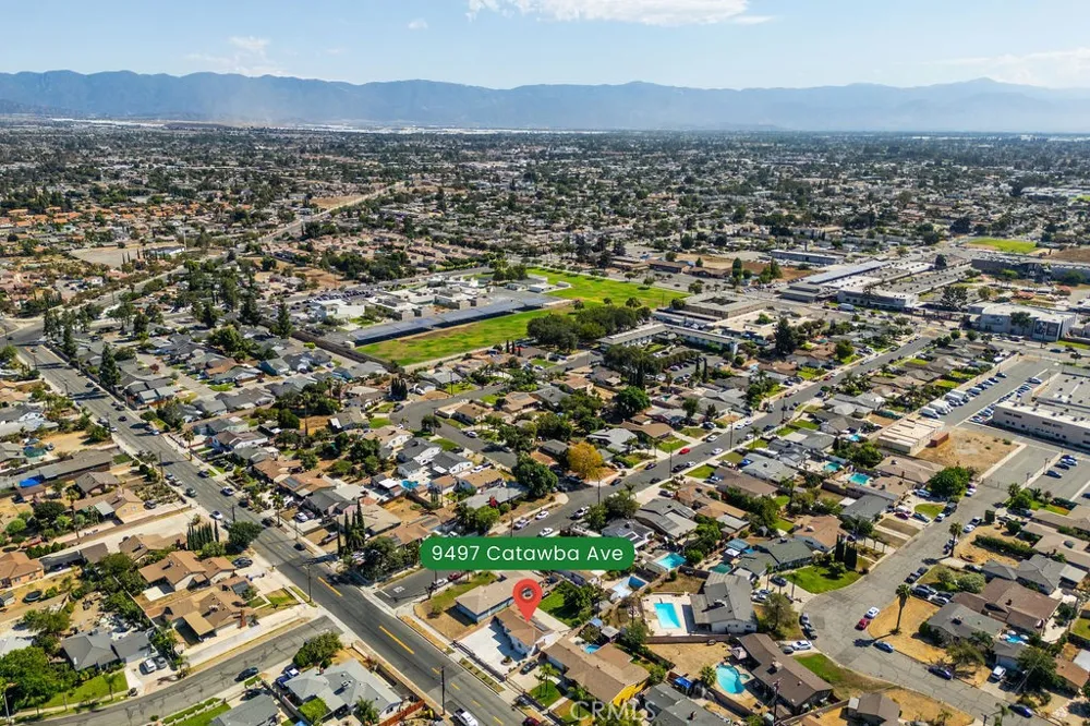 9497 Catawba Ave Fontana, CA 92335