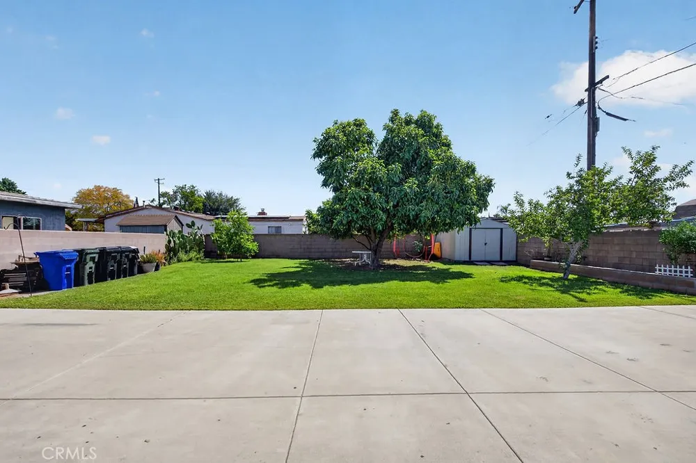 9497 Catawba Ave Fontana, CA 92335