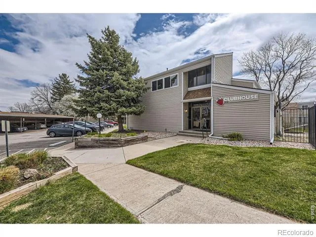 2469 S Xanadu Way #A Aurora, CO 80014