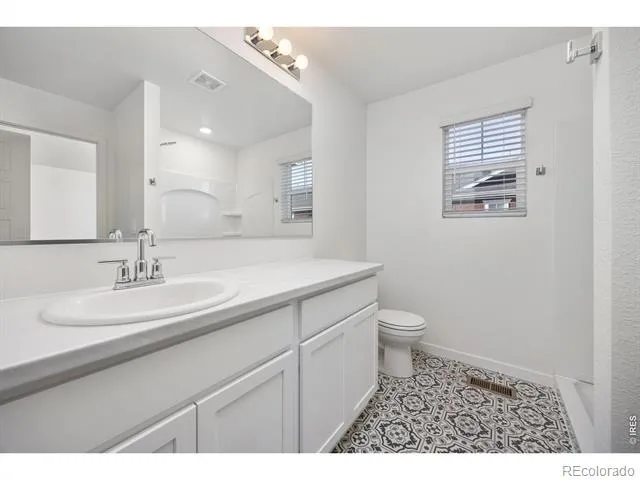 315 Condor Way Johnstown, CO 80534