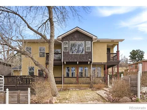 321 Graceland Grove