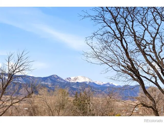 321 Graceland Grove Colorado Springs, CO 80904