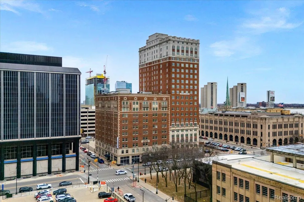 525 W Lafayette Boulevard #18E Detroit City, MI 48226
