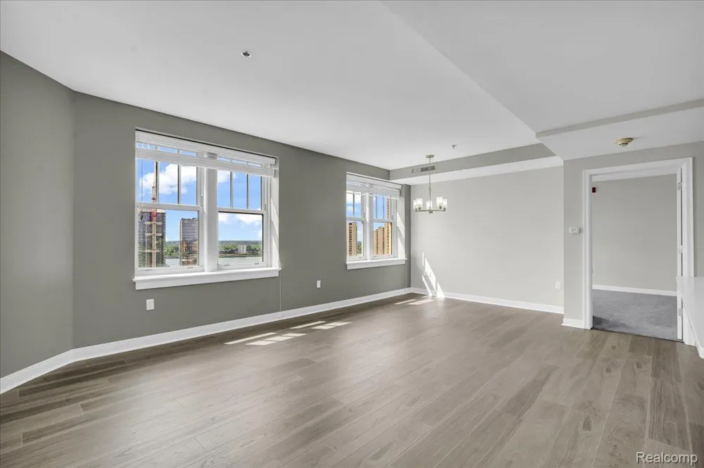 525 W Lafayette Boulevard #18E Detroit City, MI 48226