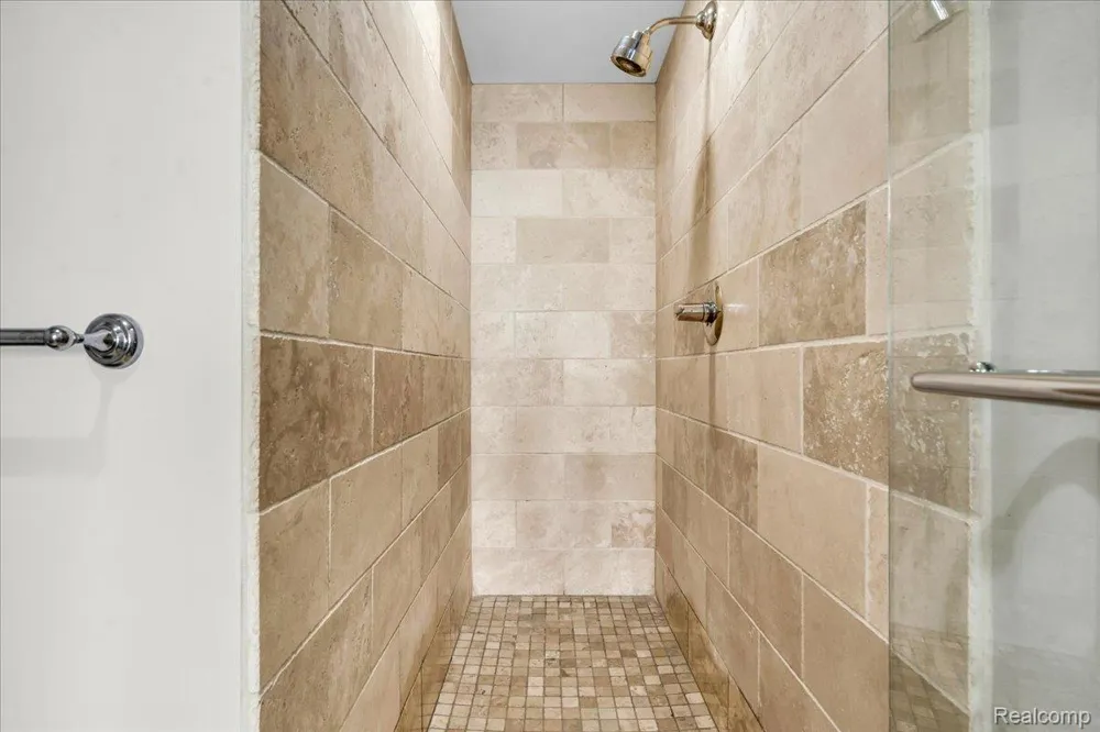 525 W Lafayette Boulevard #18E Detroit City, MI 48226