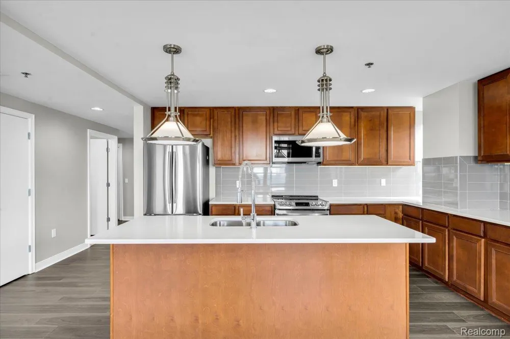 525 W Lafayette Boulevard #18E Detroit City, MI 48226