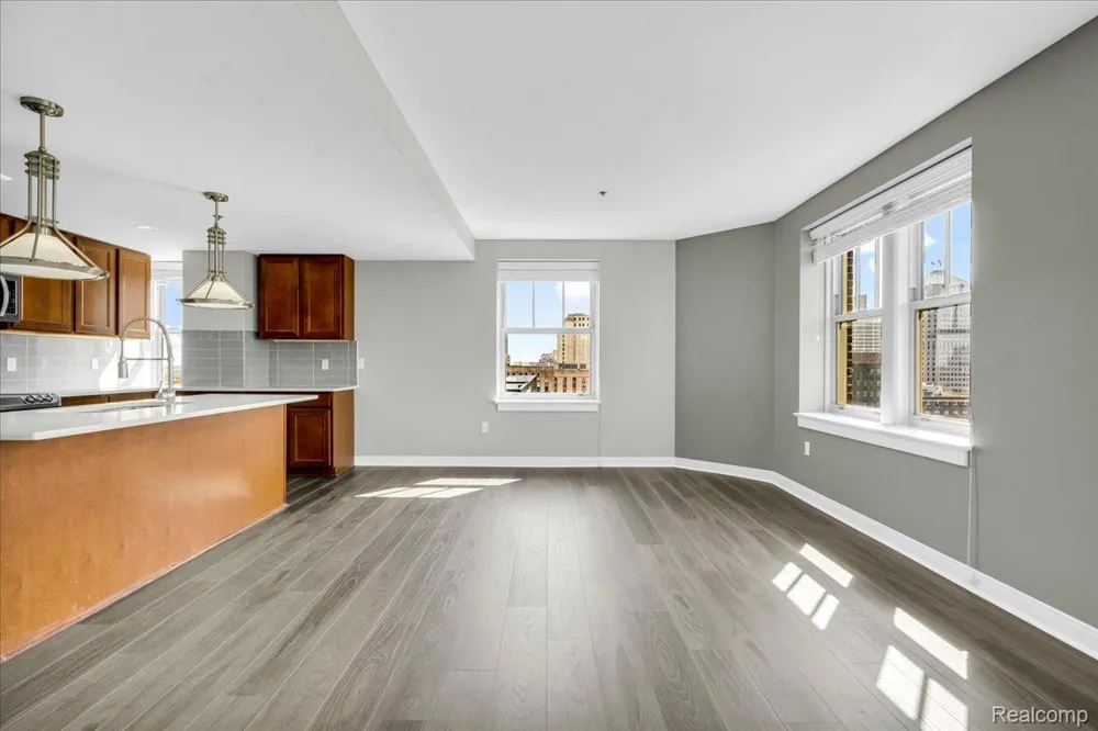 525 W Lafayette Boulevard #18E Detroit City, MI 48226