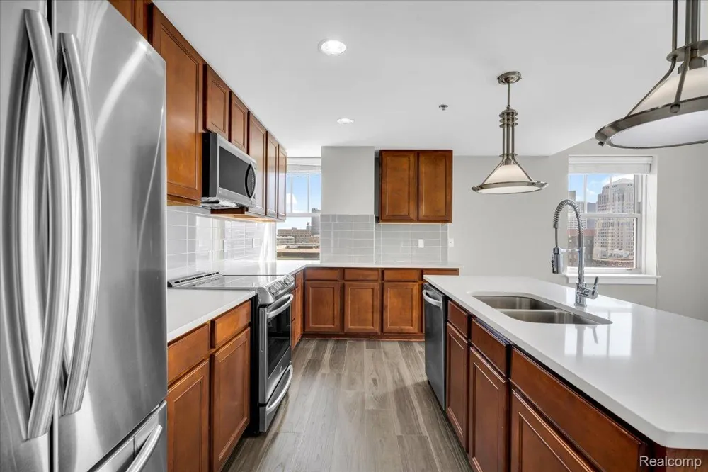 525 W Lafayette Boulevard #18E Detroit City, MI 48226