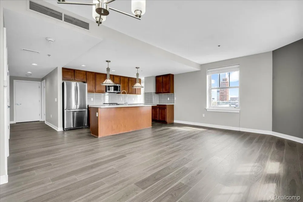 525 W Lafayette Boulevard #18E Detroit City, MI 48226
