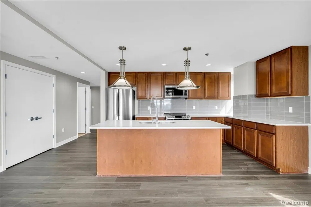 525 W Lafayette Boulevard #18E Detroit City, MI 48226