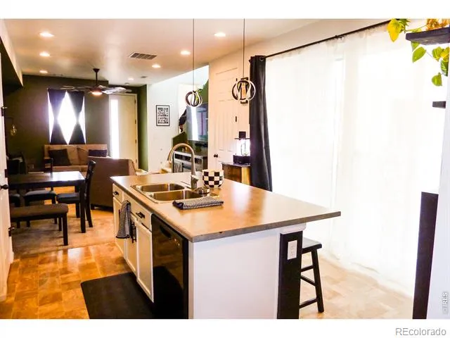 44 Trussville Street Aurora, CO 80018