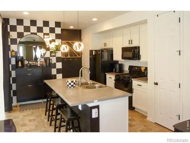 44 Trussville Street Aurora, CO 80018