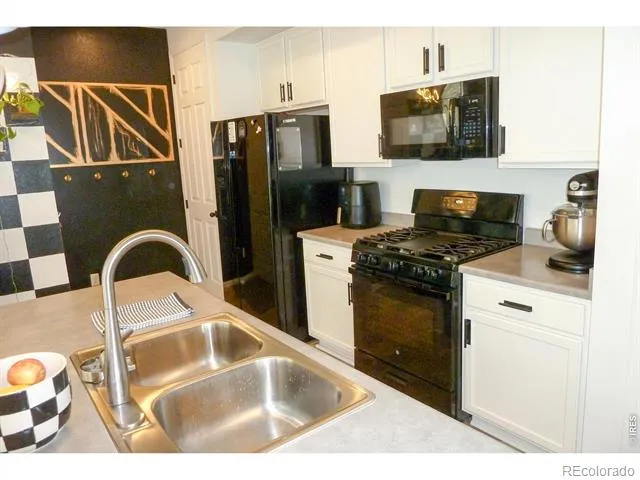 44 Trussville Street Aurora, CO 80018