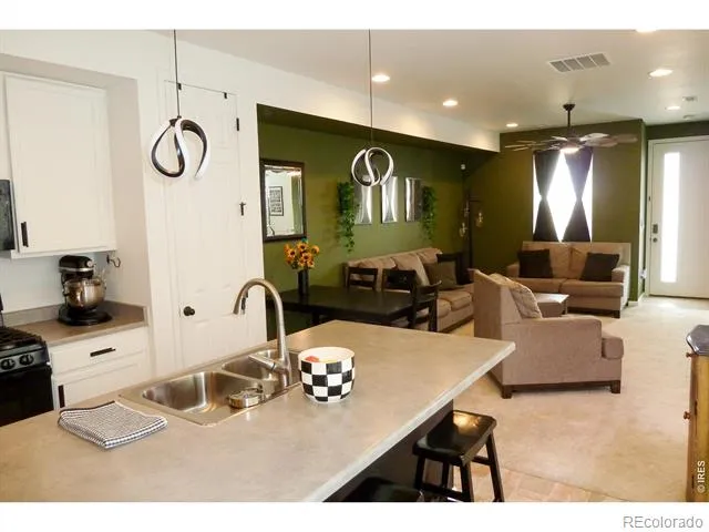 44 Trussville Street Aurora, CO 80018