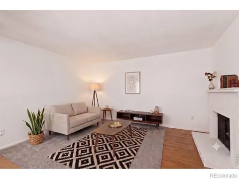 1209 W Plum Street #6