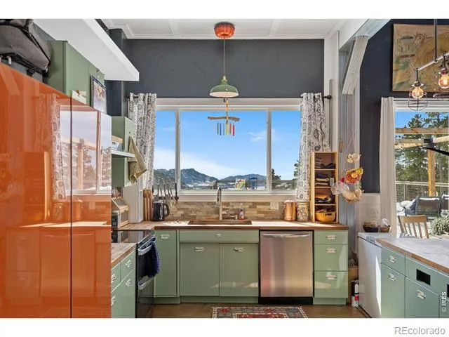 1154 Redstone Drive Bellvue, CO 80512