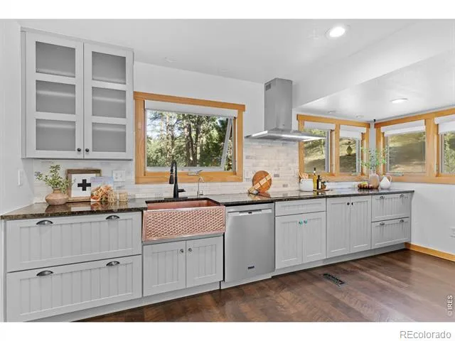 1003 Eagle Drive Lyons, CO 80540