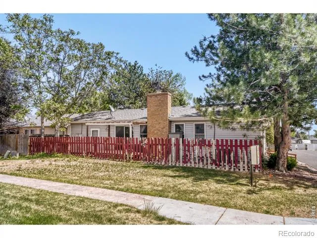 445 Hickory Place Broomfield, CO 80020
