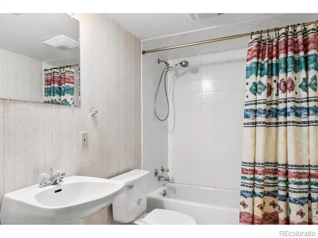 207 44th Avenue Greeley, CO 80634