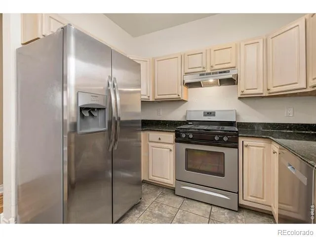 2247 Watersong Circle Longmont, CO 80504