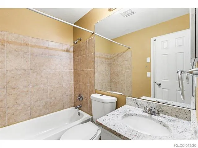 2220 S Jasper Way #B Aurora, CO 80013