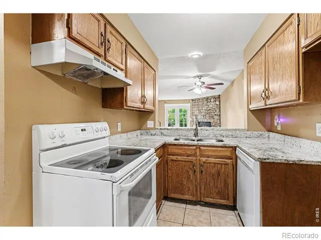 2220 S Jasper Way #B Aurora, CO 80013
