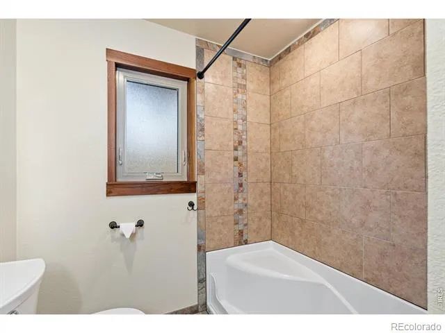 225 Meadow Lane Bellvue, CO 80512
