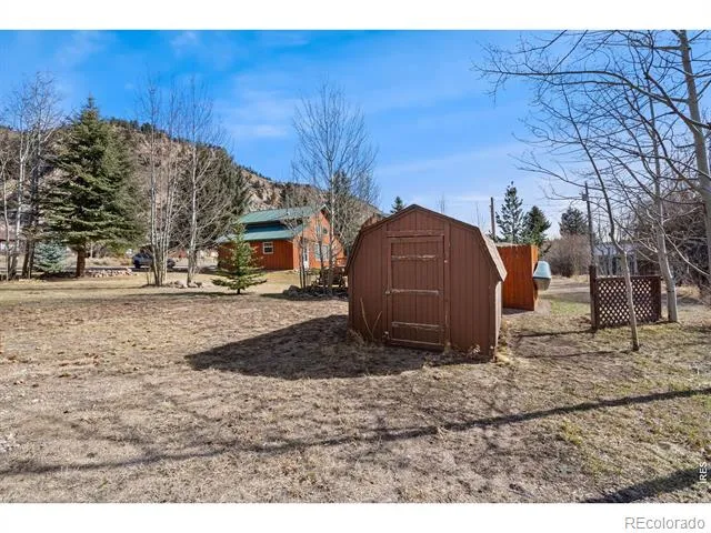 225 Meadow Lane Bellvue, CO 80512