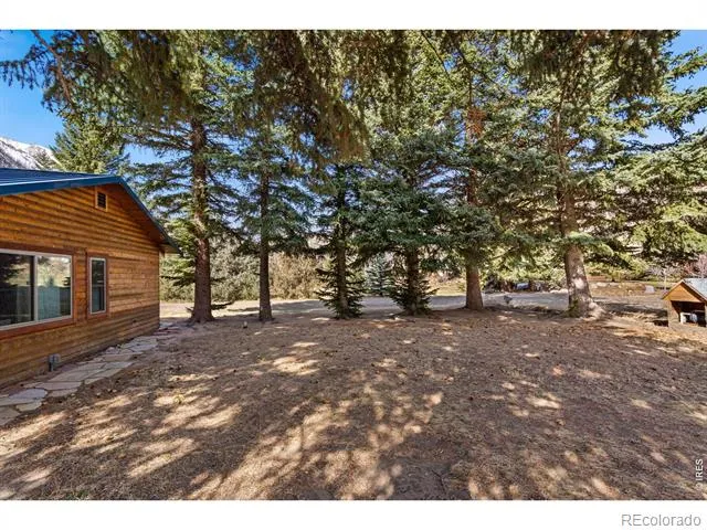 225 Meadow Lane Bellvue, CO 80512