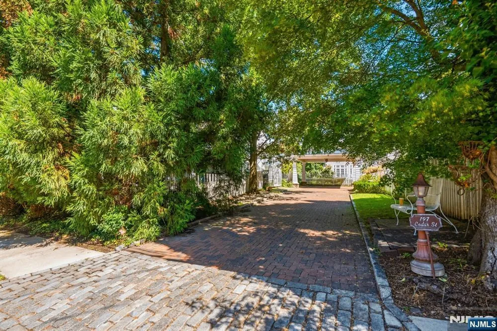 197 Cedar Street Englewood, NJ 07631