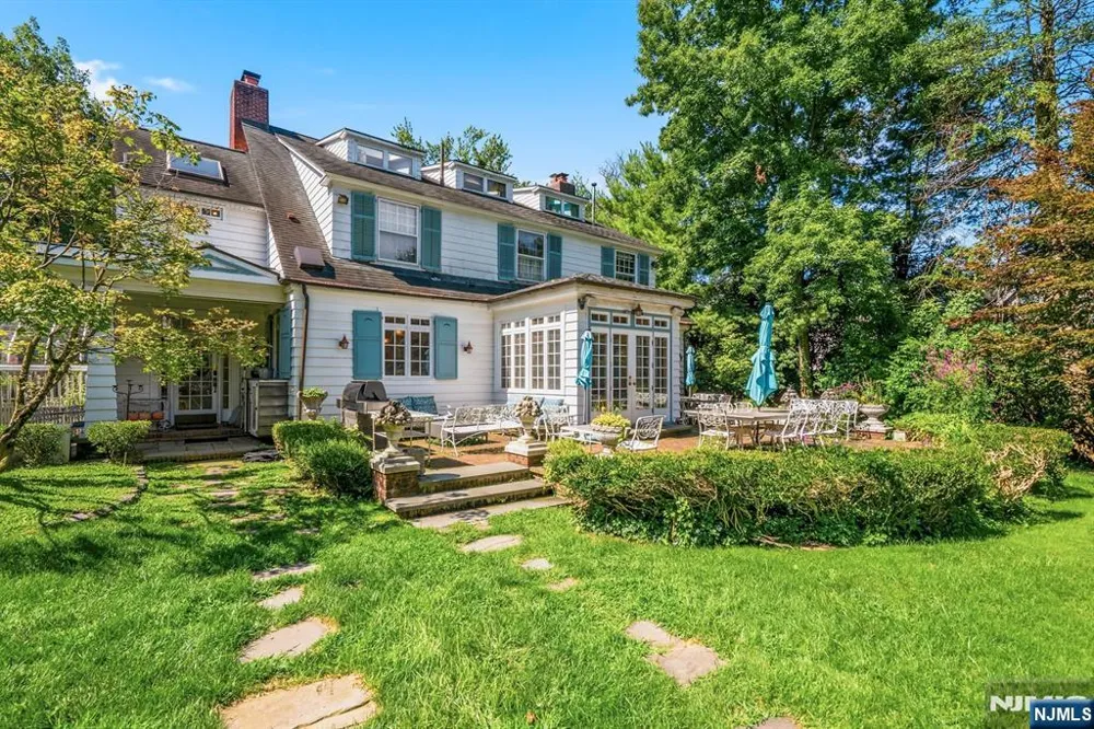 197 Cedar Street Englewood, NJ 07631