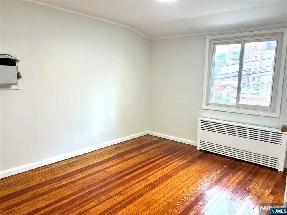 358 Lafayette Avenue 2 Cliffside Park, NJ 07010