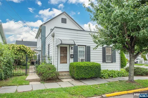 200 Valley Brook Avenue