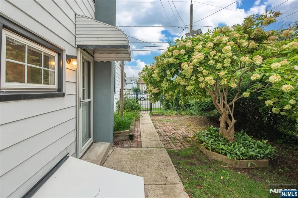 200 Valley Brook Avenue Lyndhurst, NJ 07071