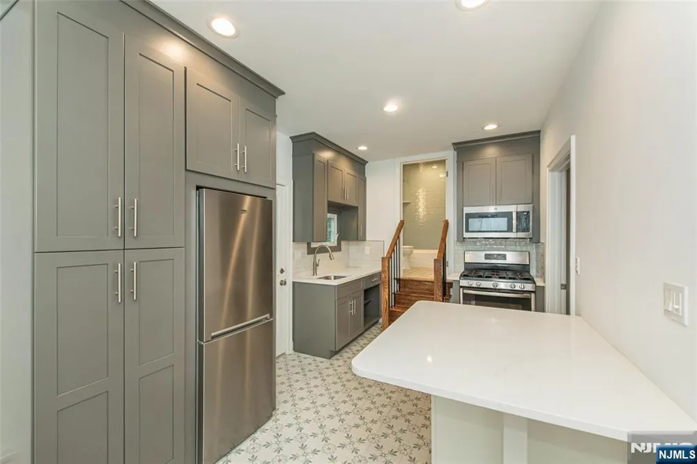 200 Valley Brook Avenue Lyndhurst, NJ 07071