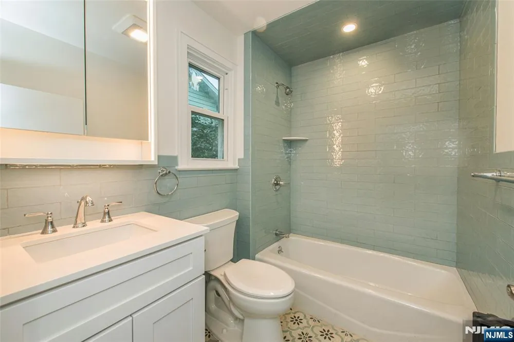 200 Valley Brook Avenue Lyndhurst, NJ 07071