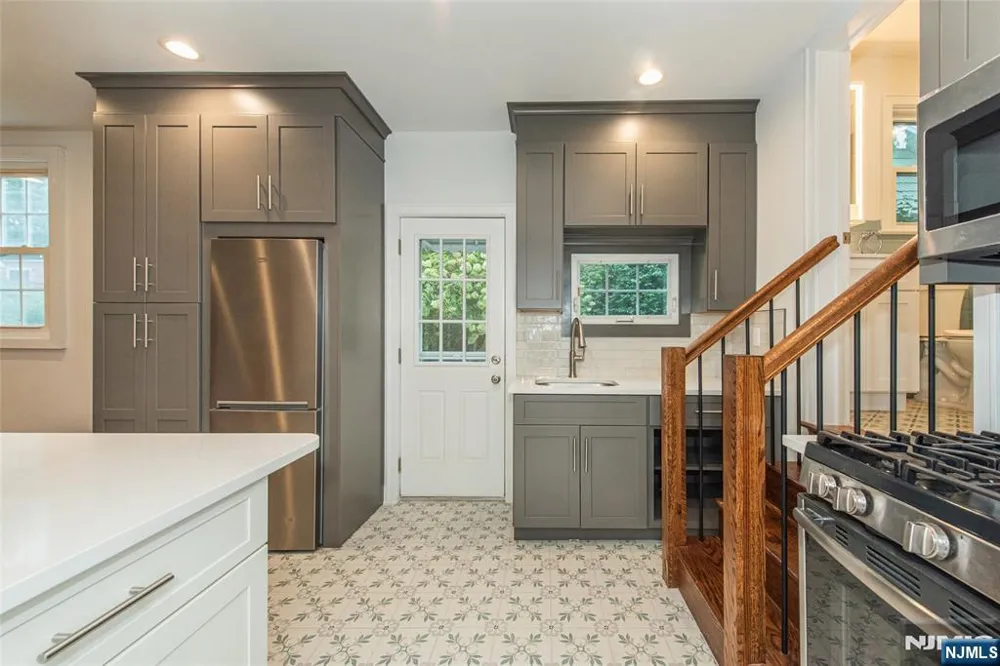 200 Valley Brook Avenue Lyndhurst, NJ 07071