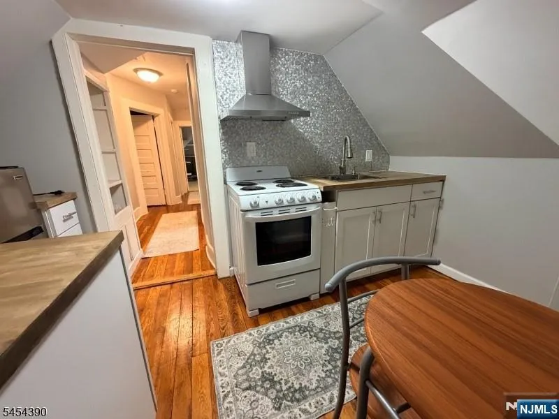 262 Claremont Avenue Montclair, NJ 07042