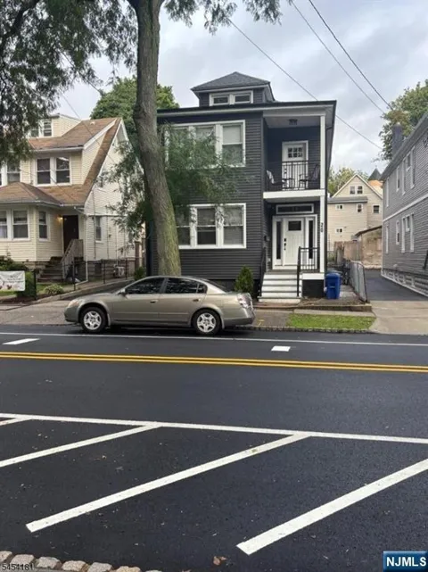 20 Maple Avenue