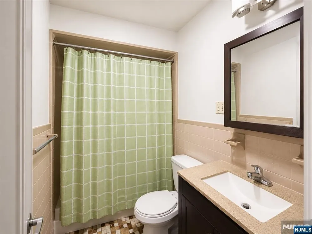 239 Harrison Avenue 5 Harrison, NJ 07029