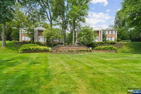 12 Mountain Avenue 19