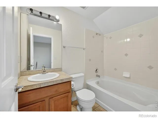805 Summer Hawk Drive #156 Longmont, CO 80504