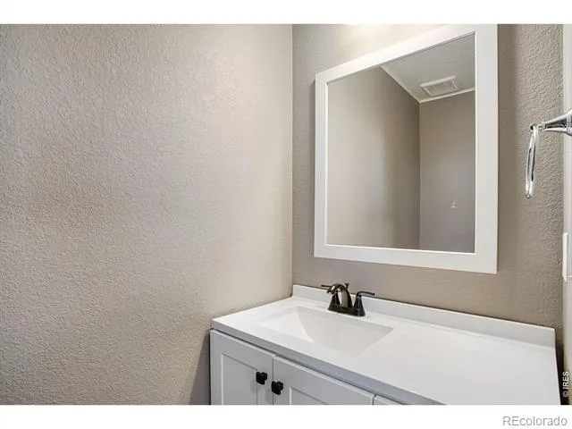 10041 Yampa Court Commerce City, CO 80022