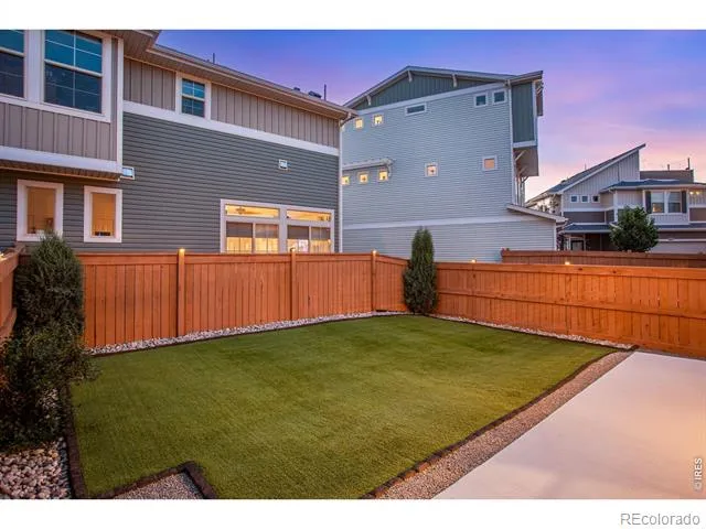 10041 Yampa Court Commerce City, CO 80022