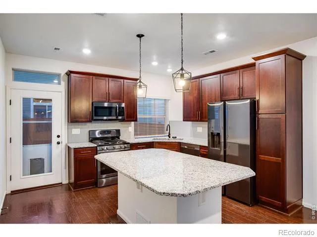 10041 Yampa Court Commerce City, CO 80022