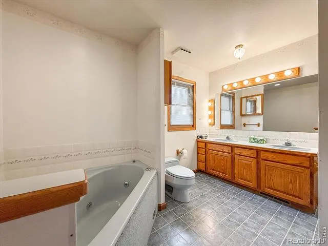2224 Spindrift Drive Longmont, CO 80503