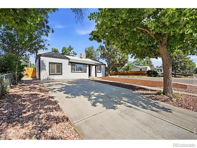 1902 Kenton Street Aurora, CO 80010