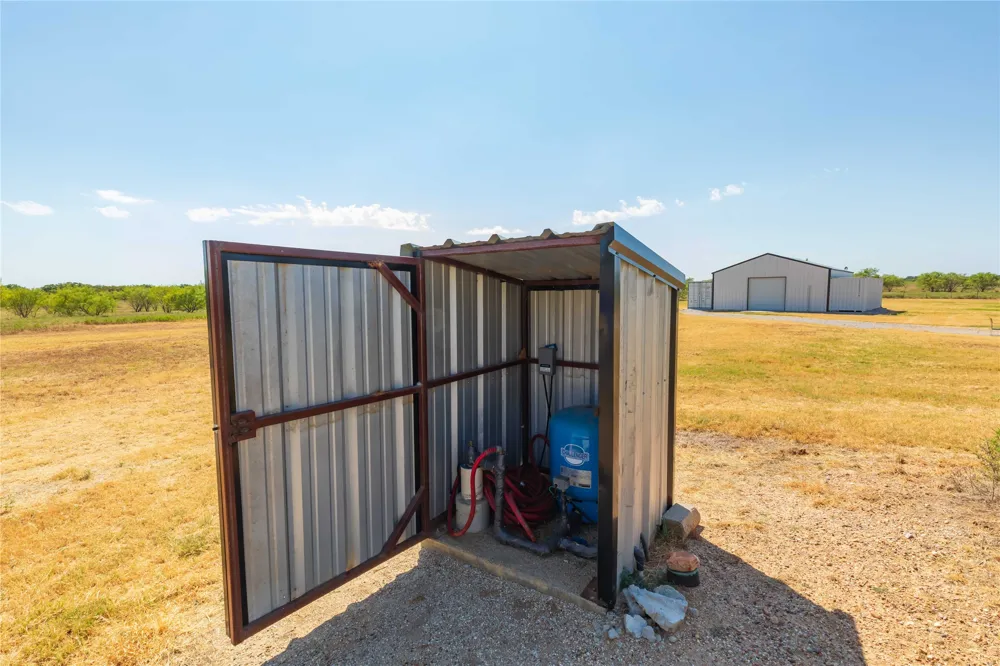 1282 CR 461 Gorman, TX 76454
