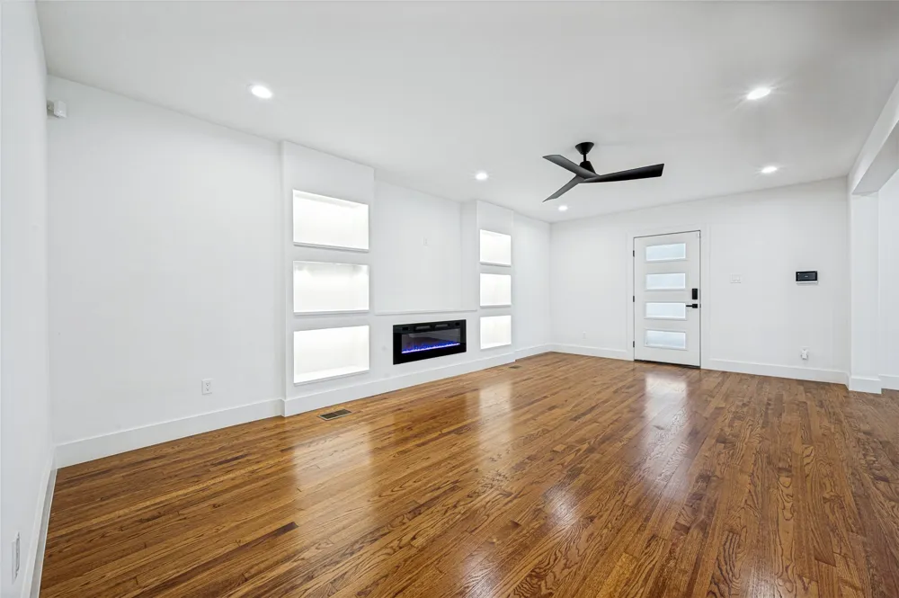 4301 Glenwick Lane University Park, TX 75205