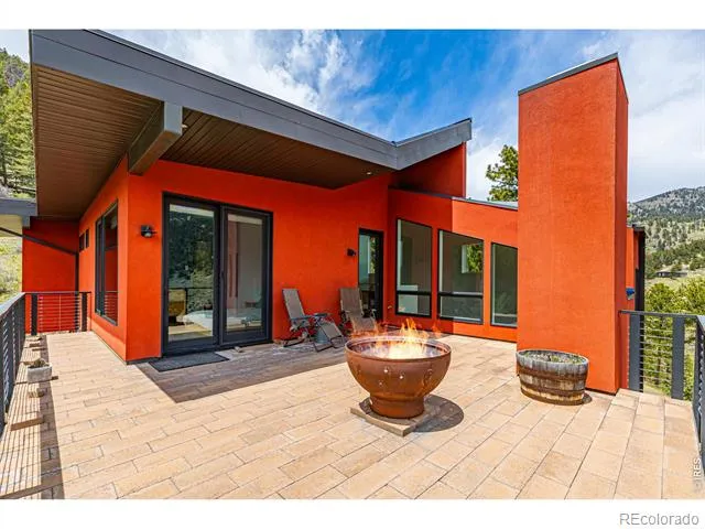 5896 Peregrine Trail Golden, CO 80403